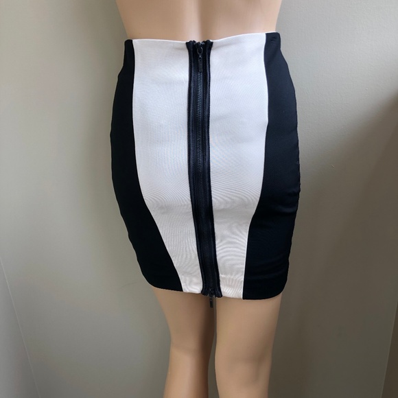 BEBE - Picture 2 of 4